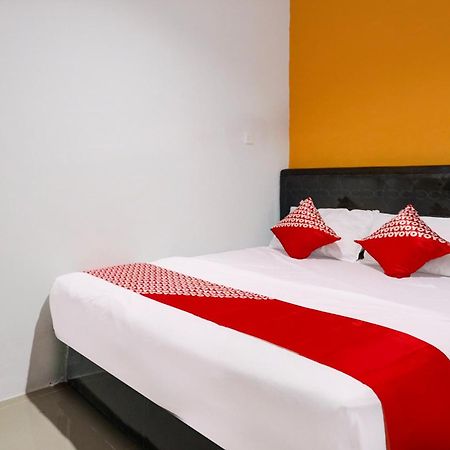 Super Oyo Capital O 93076 Batam Backpacker Guesthouse 2 Pembunuh Экстерьер фото
