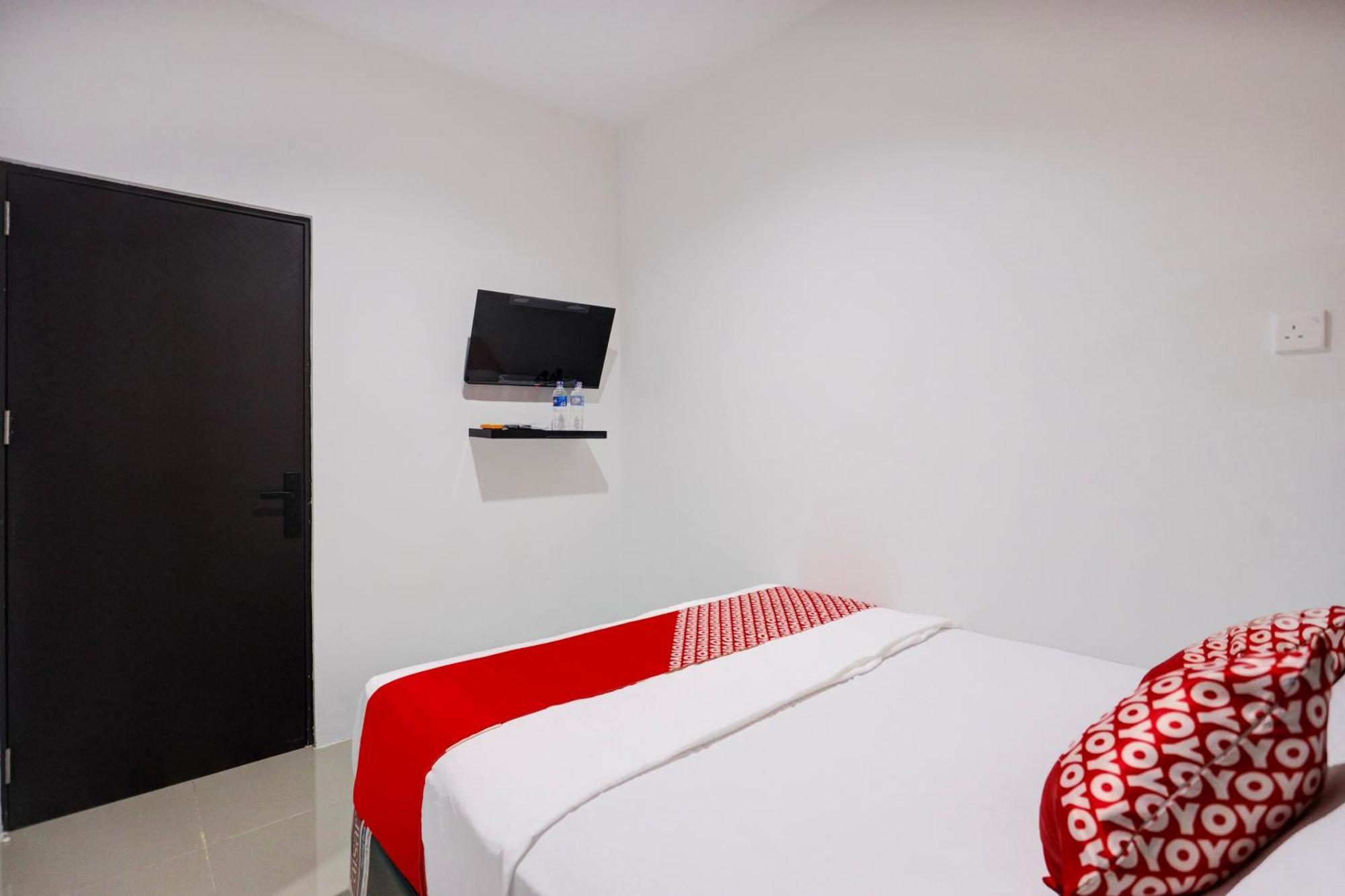 Super Oyo Capital O 93076 Batam Backpacker Guesthouse 2 Pembunuh Экстерьер фото