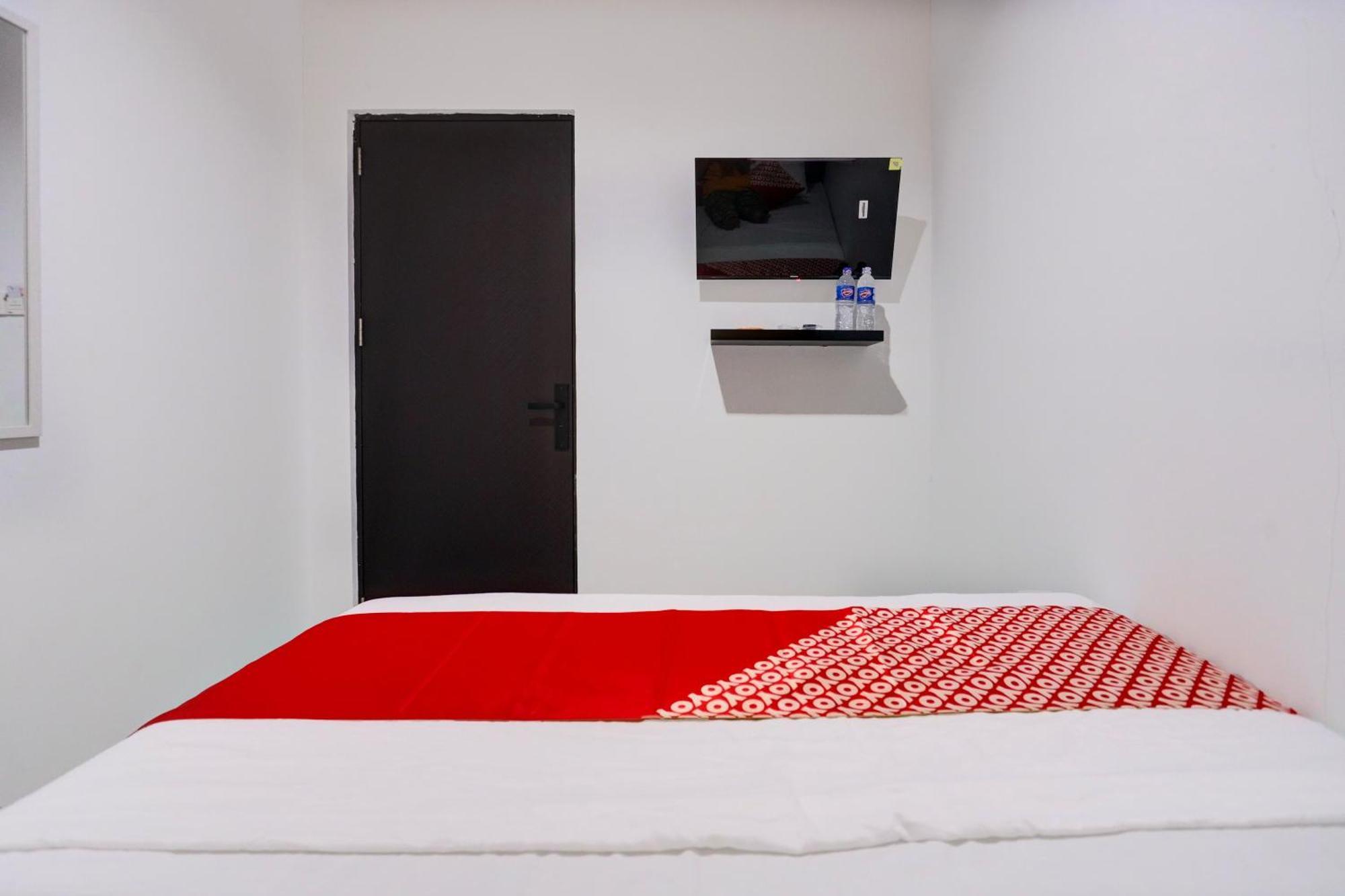Super Oyo Capital O 93076 Batam Backpacker Guesthouse 2 Pembunuh Экстерьер фото