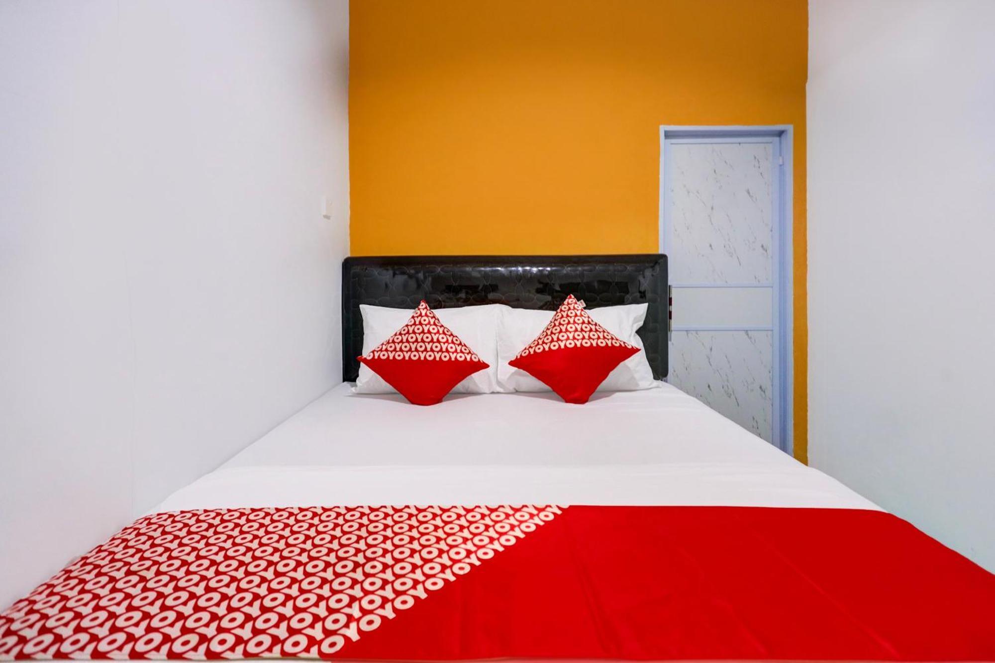 Super Oyo Capital O 93076 Batam Backpacker Guesthouse 2 Pembunuh Экстерьер фото